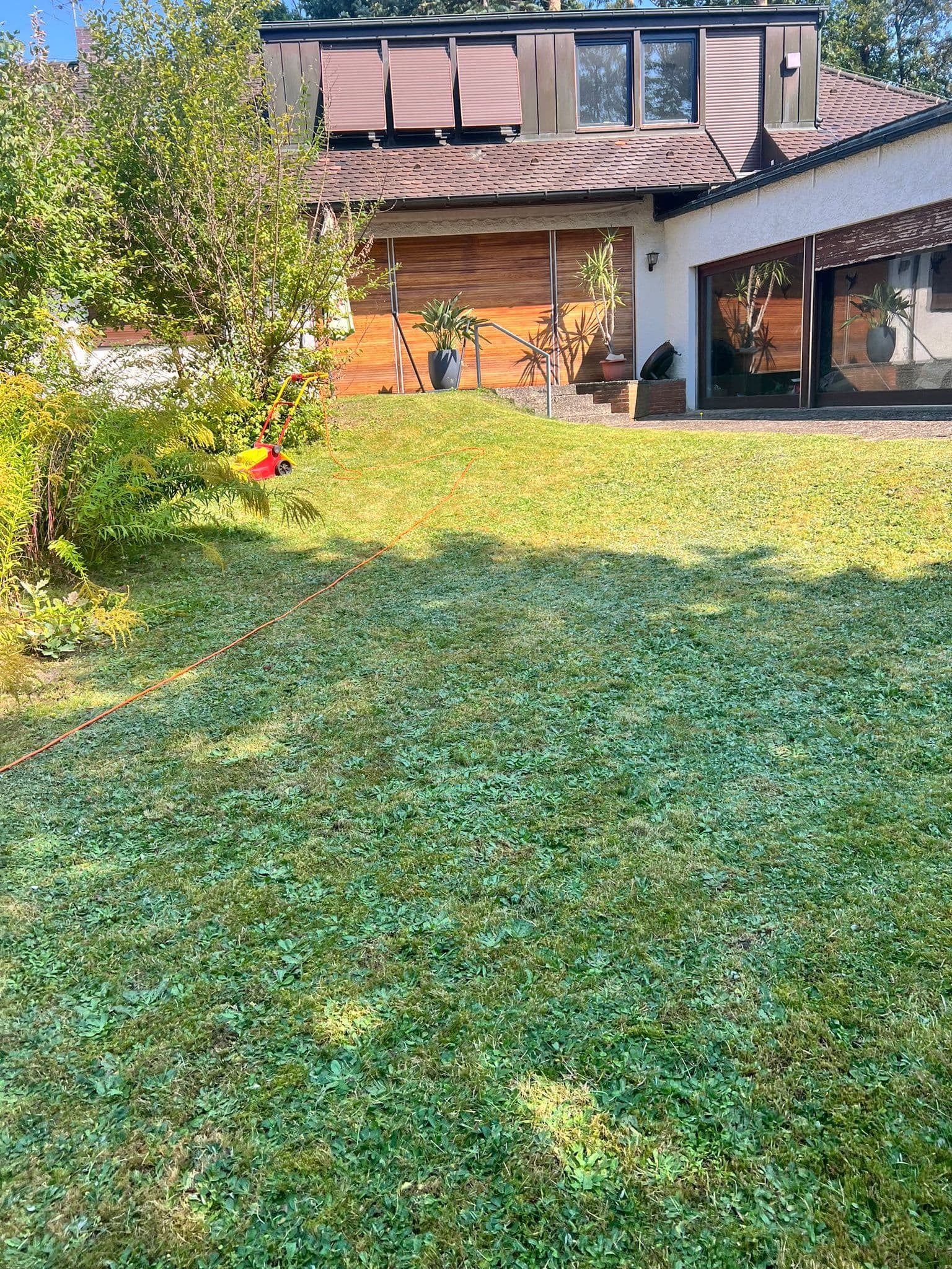 Gepflegter Garten am Haus